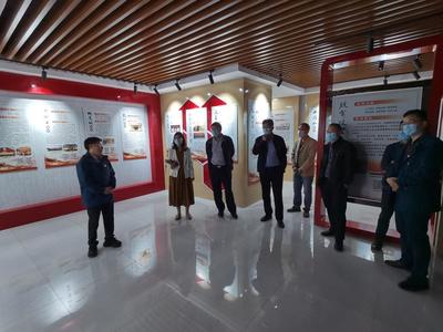 銘記黨史口號(hào) 弘揚(yáng)中國(guó)精神——我院黨總支組織參觀校主題展覽館活動(dòng)